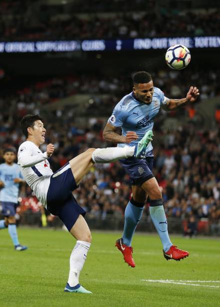 競爭激烈的 競爭激烈的